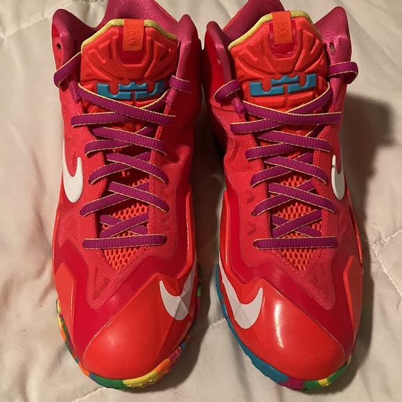Lebron XII Fruity pebbles (GS) - Picture 2 of 7